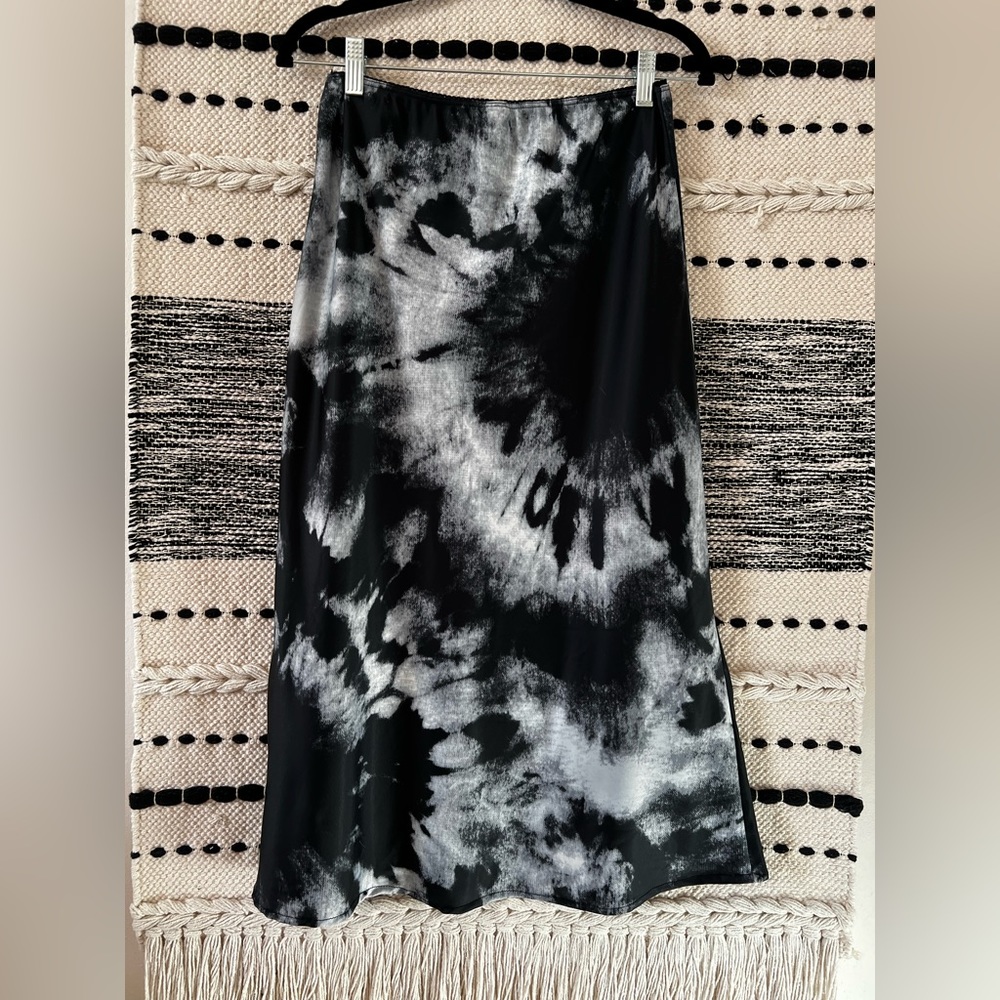 **DONATING NOV 1** Wild Fable Satin tie-dye Slip Skirt